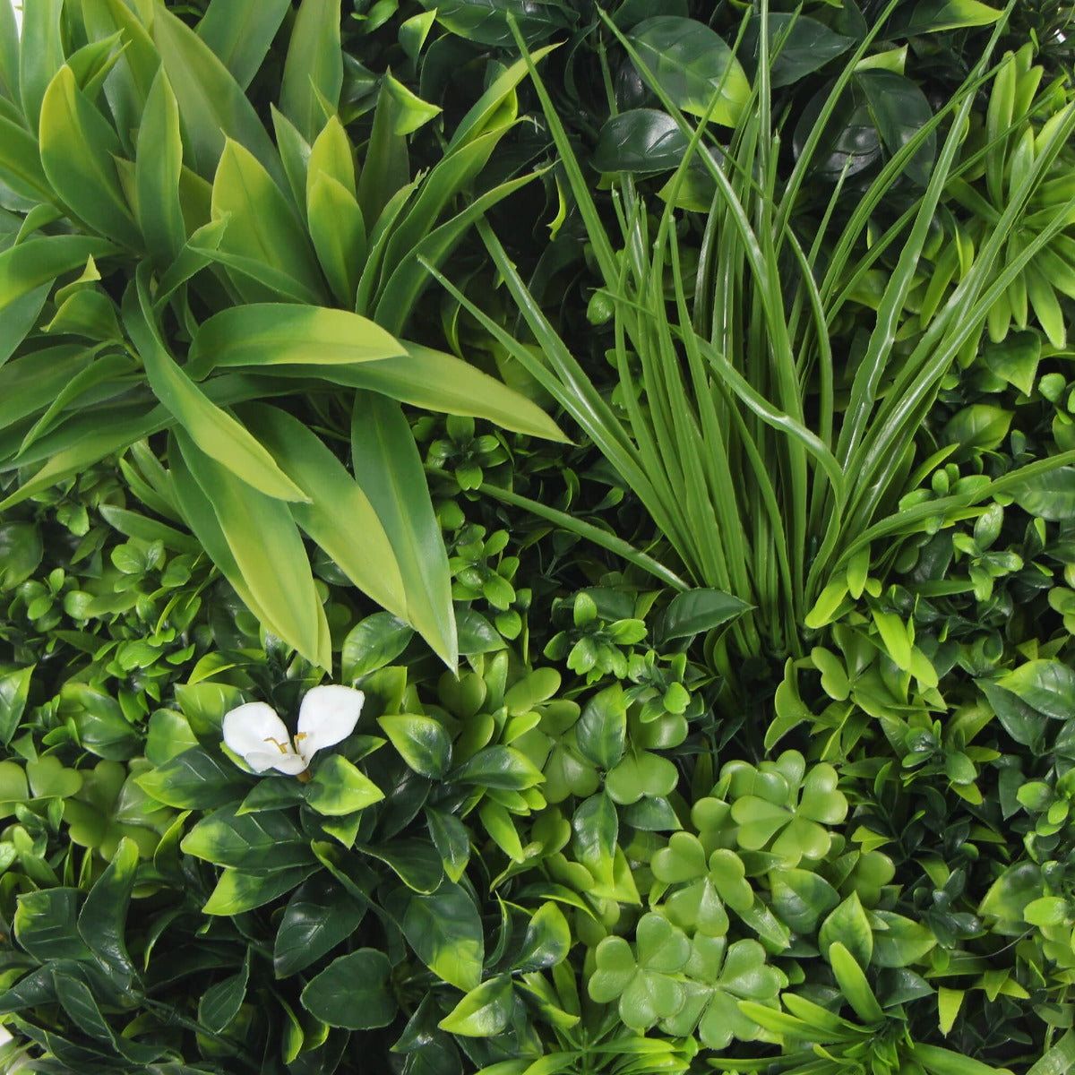 artificial_green_wall_foliage_with_flowers.jpg